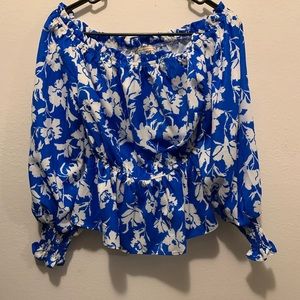 Blue floral top